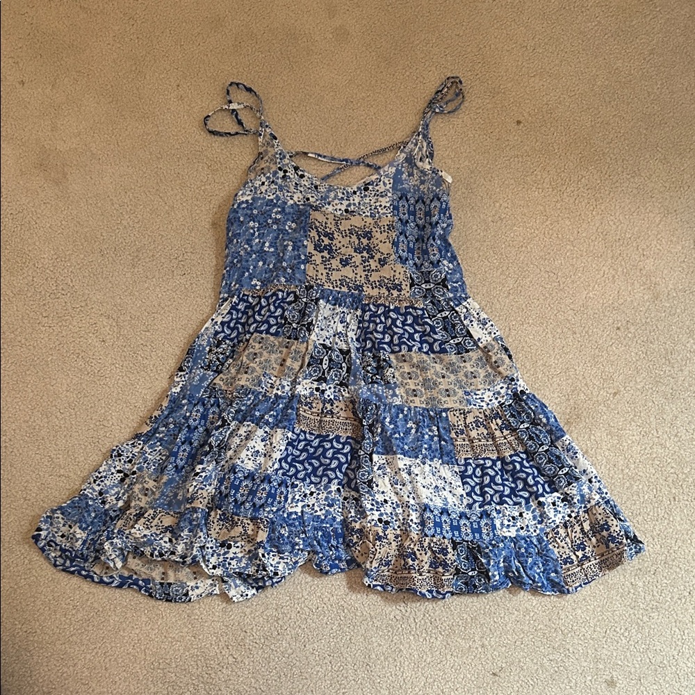 Chic Patchwork Mini Dress in Blue and Cream